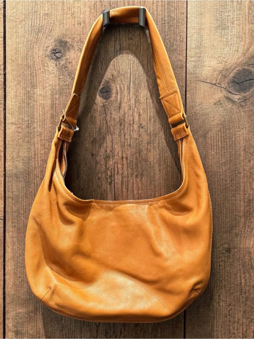 J crew Leather Hobo Shoulder Bag Everyday Tote Very soft 13” wide 8” tall - Picture 3 of 7